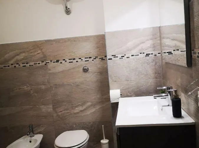 ゲストハウス The Royals ローマ