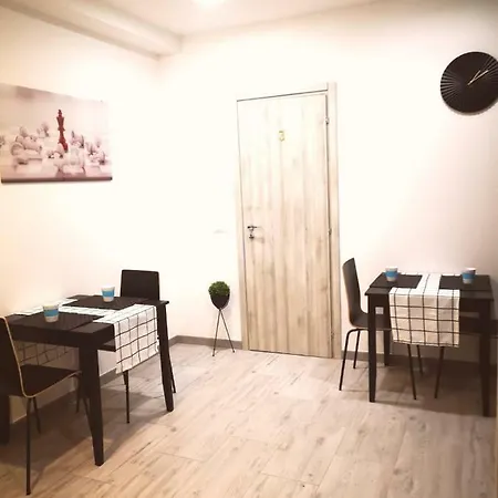 게스트하우스 The Royals 4*